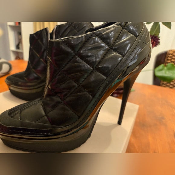 Beautiful Black Burberry Bootie - Picture 7 of 10
